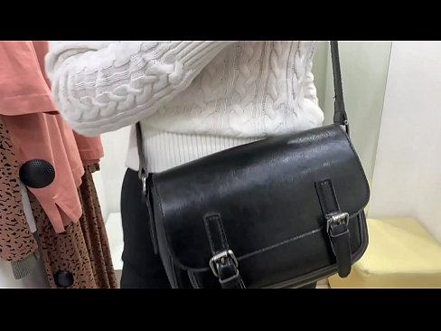 ❤️ Javna masturbacija mlade kučke FeralBerry sa dildom u sobi za provjeru ❤❌ Jebeni video kod nas ️❤